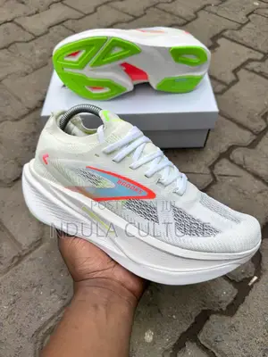Brooks Hyperion Max 3