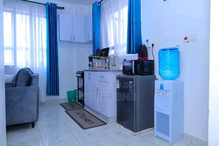 Studio Airbnb at Membley Opposite Magunas Supermarket