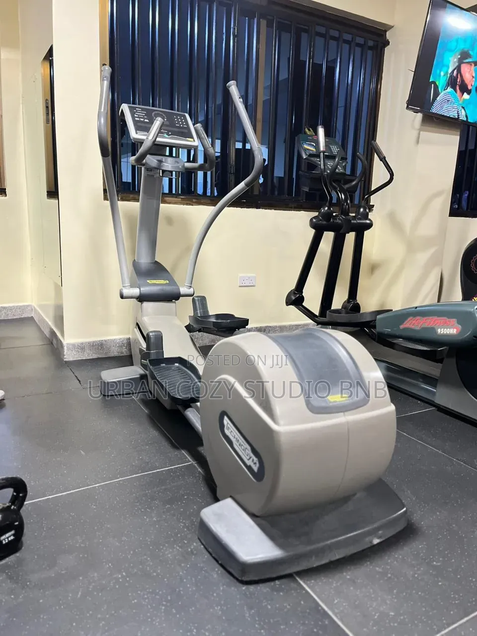 Furnished Studio AirBnB at GrandMidtown Apartment in Ngara