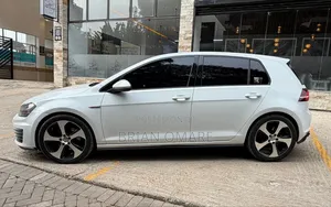 Volkswagen Golf 2016 White