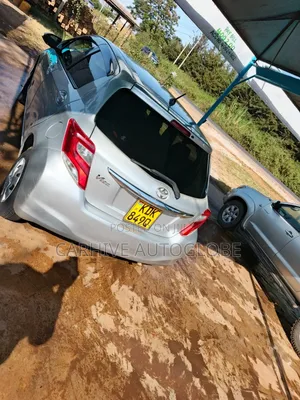 Toyota Vitz 2013 Silver
