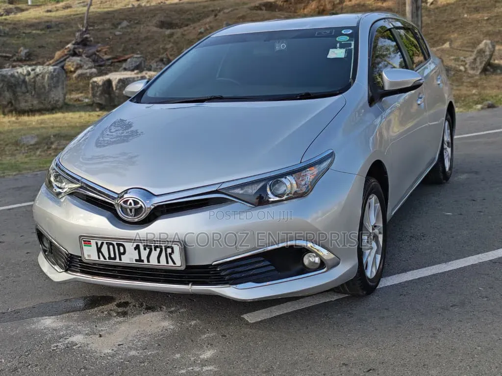 Toyota Auris 2018 Silver