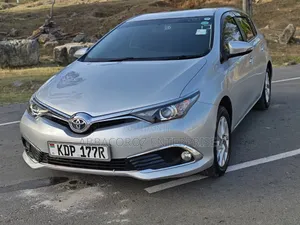 Toyota Auris 2018 Silver