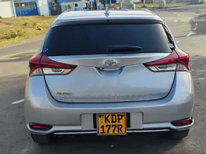 Toyota Auris 2018 Silver