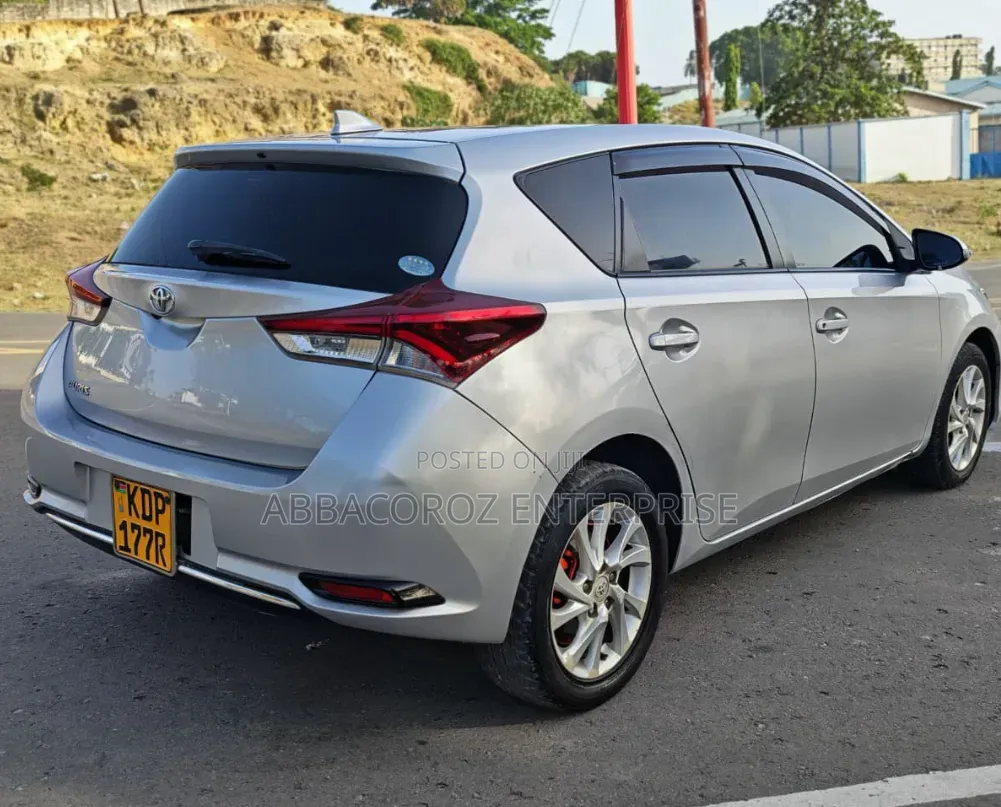 Toyota Auris 2018 Silver