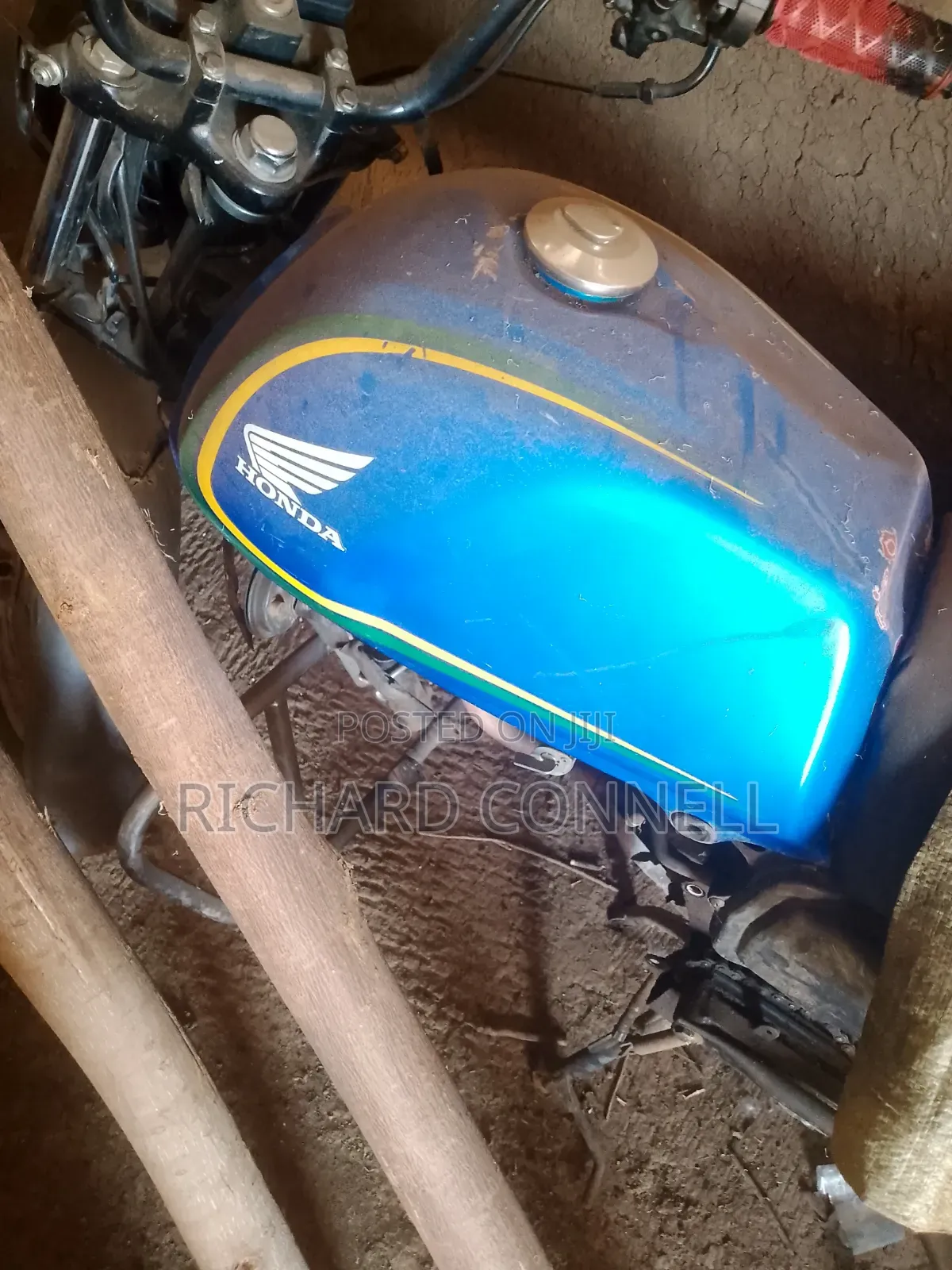 Honda CB 2023 Blue