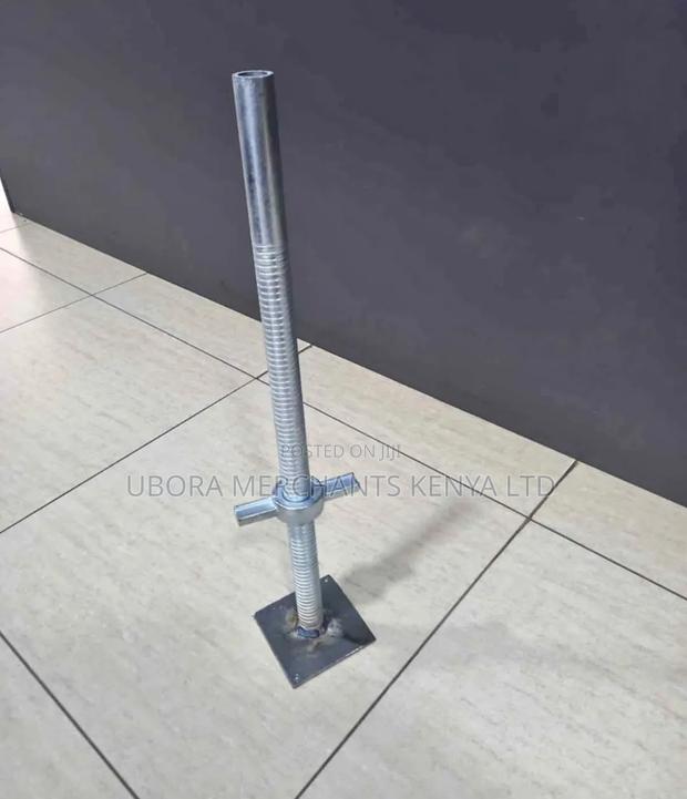 Screw Universal Jack 'U' Flat Head - main view