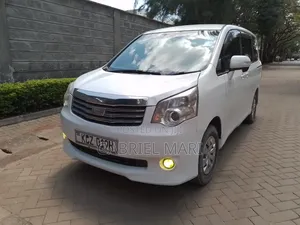 Toyota Noah 2013 White