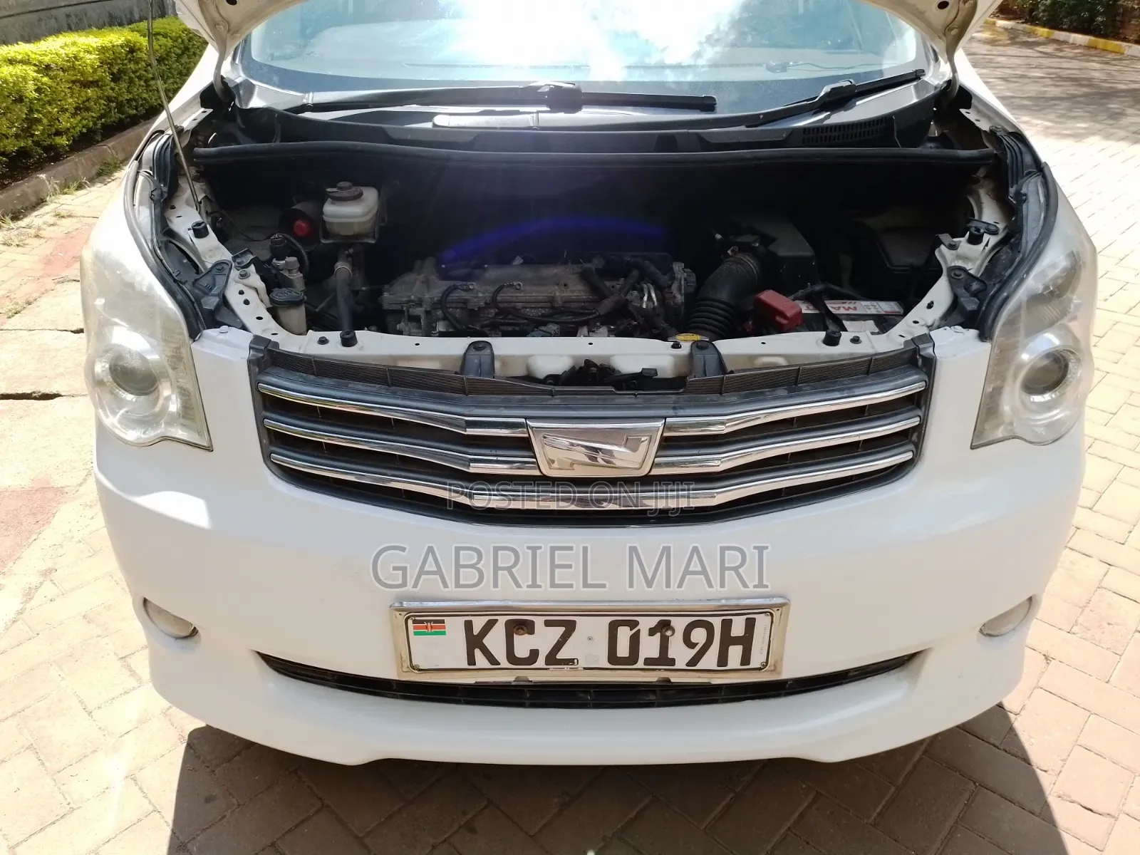Toyota Noah 2013 White