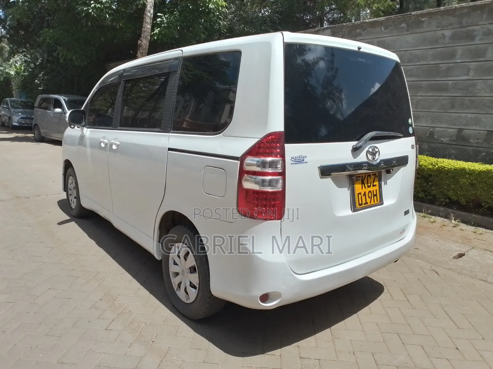 Toyota Noah 2013 White