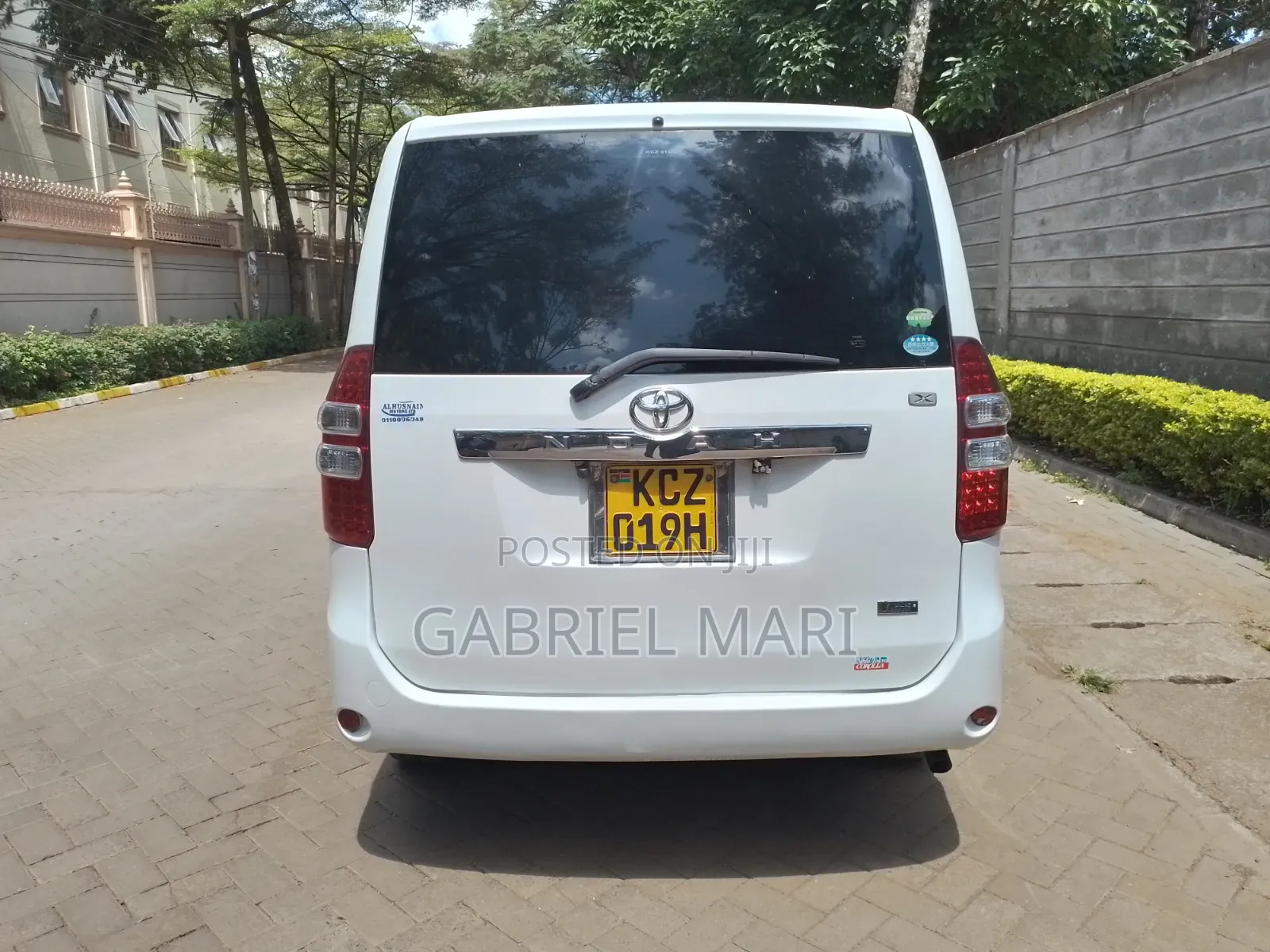 Toyota Noah 2013 White