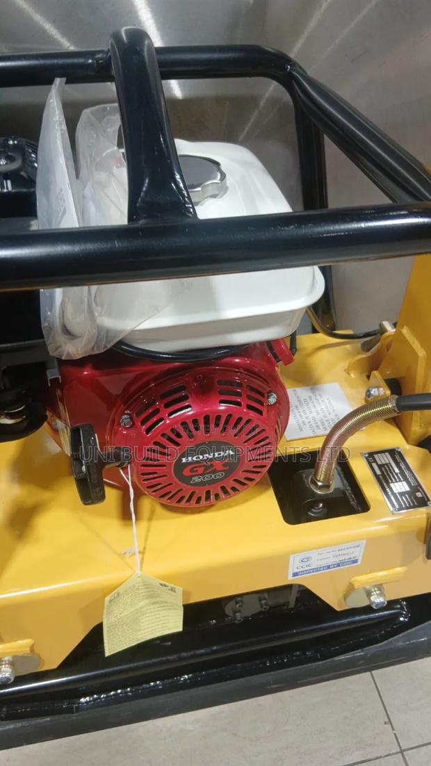 Reversible Soil Plate Compactor With Honda Gx200 Engine - thumbnail 2