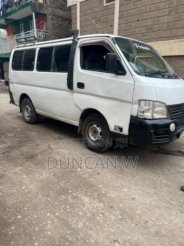 Nissan Caravan (Urvan) 2004 White - thumbnail 3
