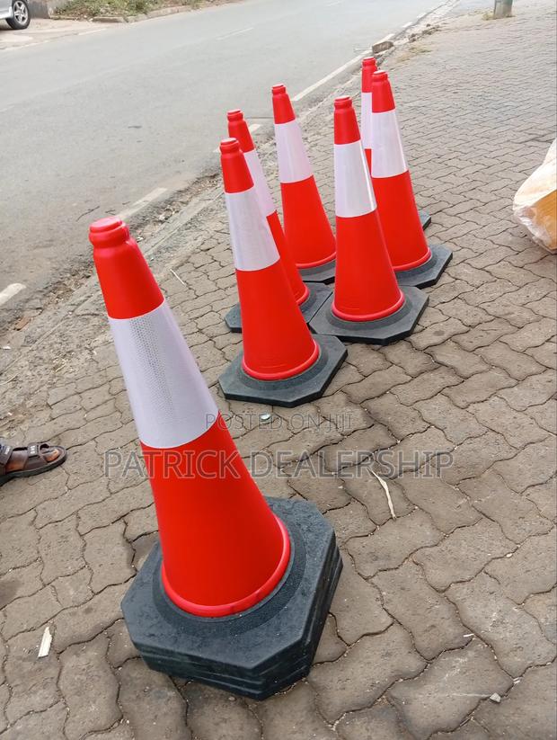75cm Traffic Cones - thumbnail 2