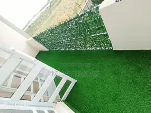 Quality Artificial Turf Carpet for Residential Gardens
