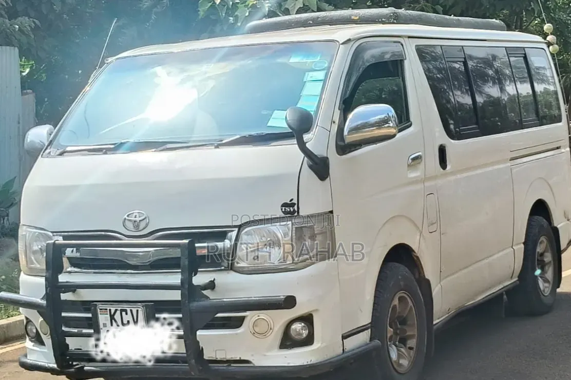 Toyota HiAce 2013 White