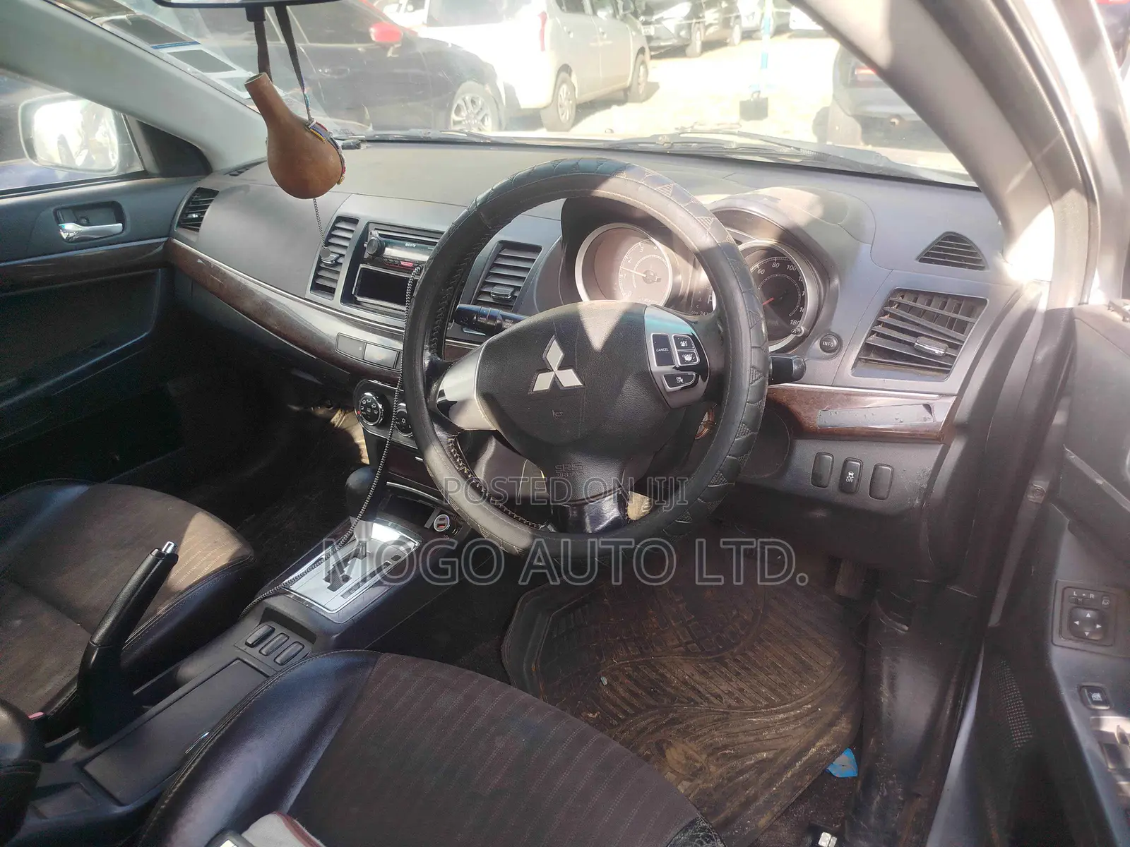 Mitsubishi Galant 2010 Silver