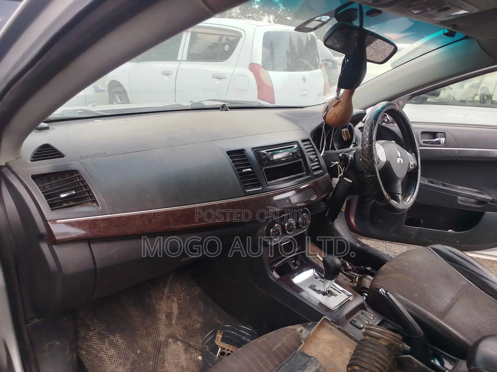 Mitsubishi Galant 2010 Silver