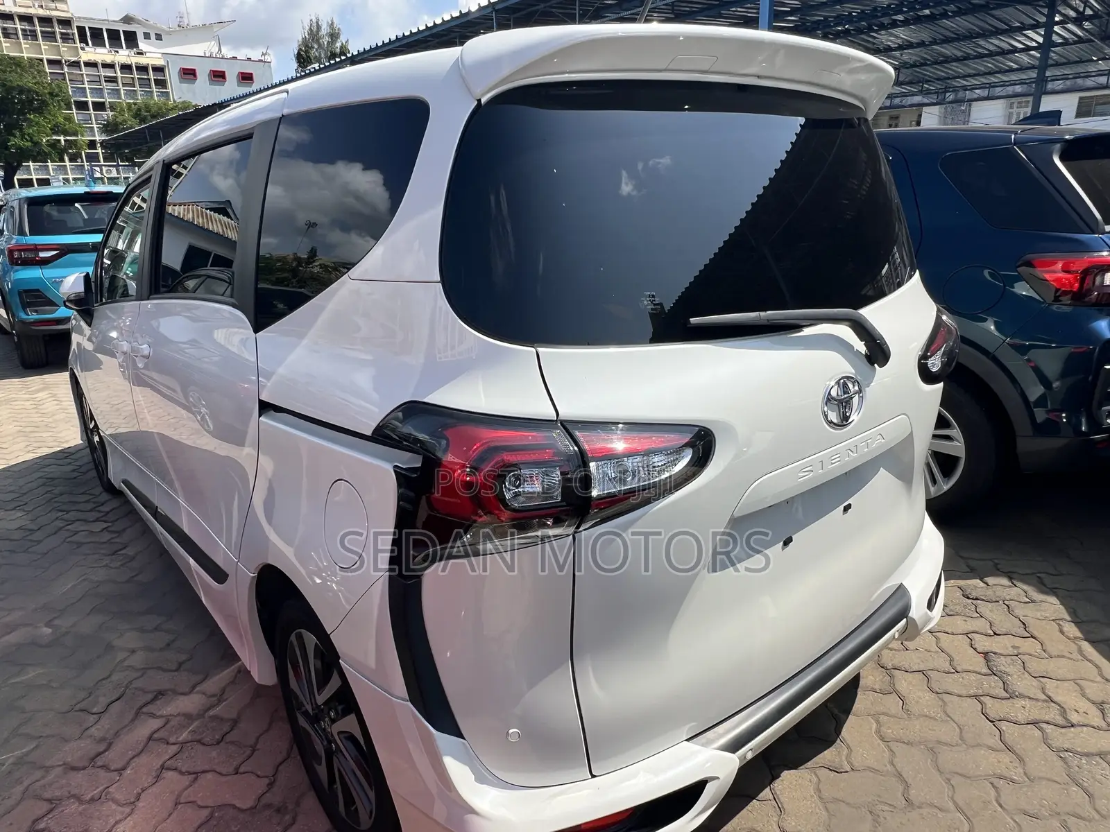 Toyota Sienta 2019 Beige