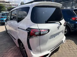 Toyota Sienta 2019 Beige