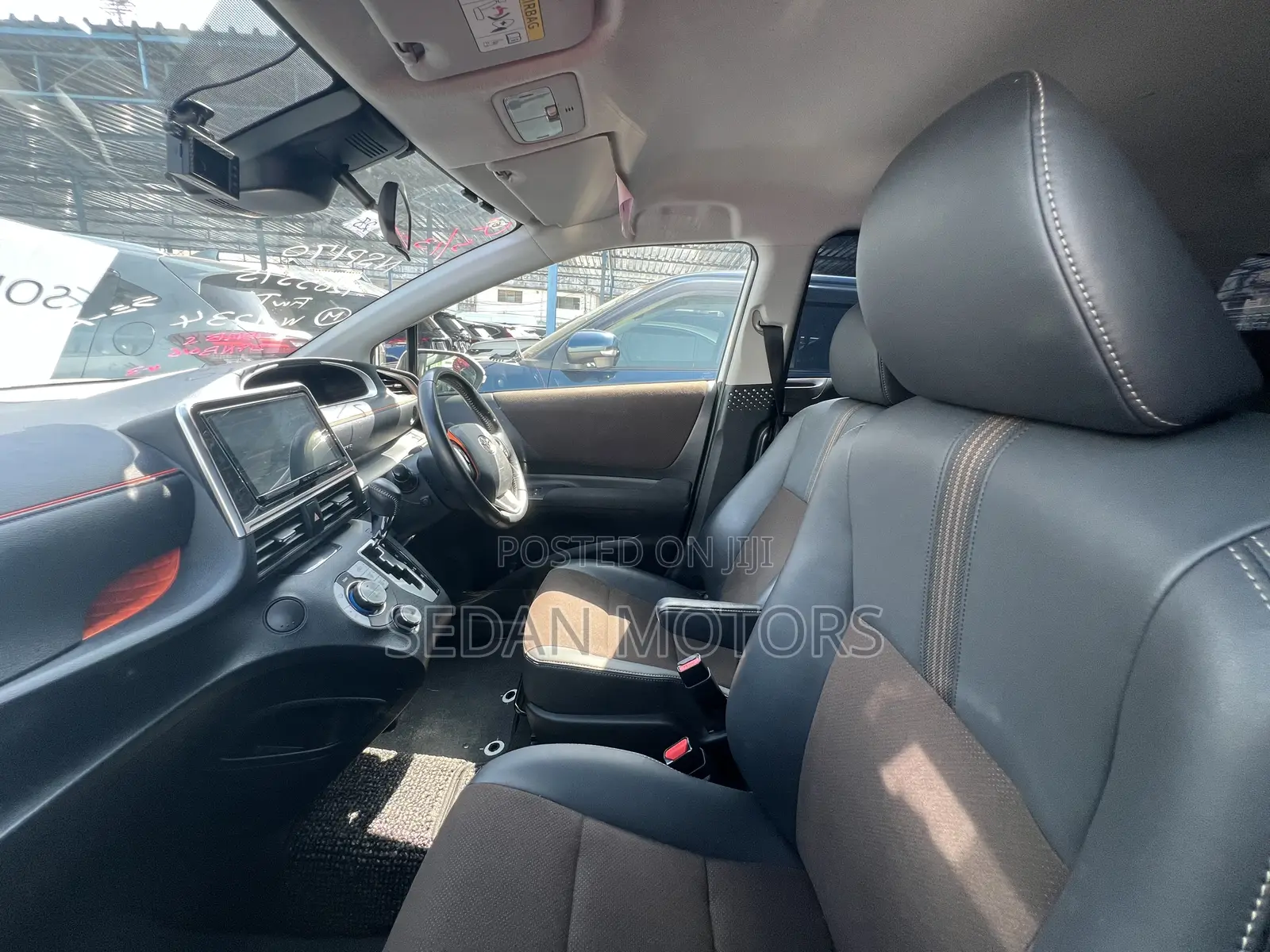 Toyota Sienta 2019 Beige