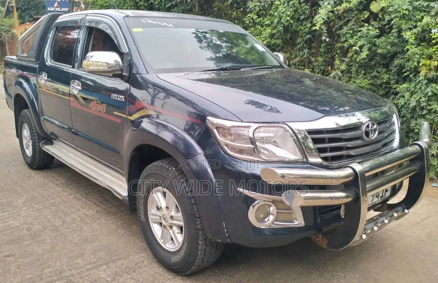Toyota Hilux 2012 Black