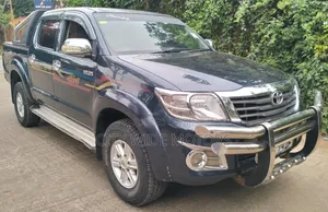 Toyota Hilux 2012 Black