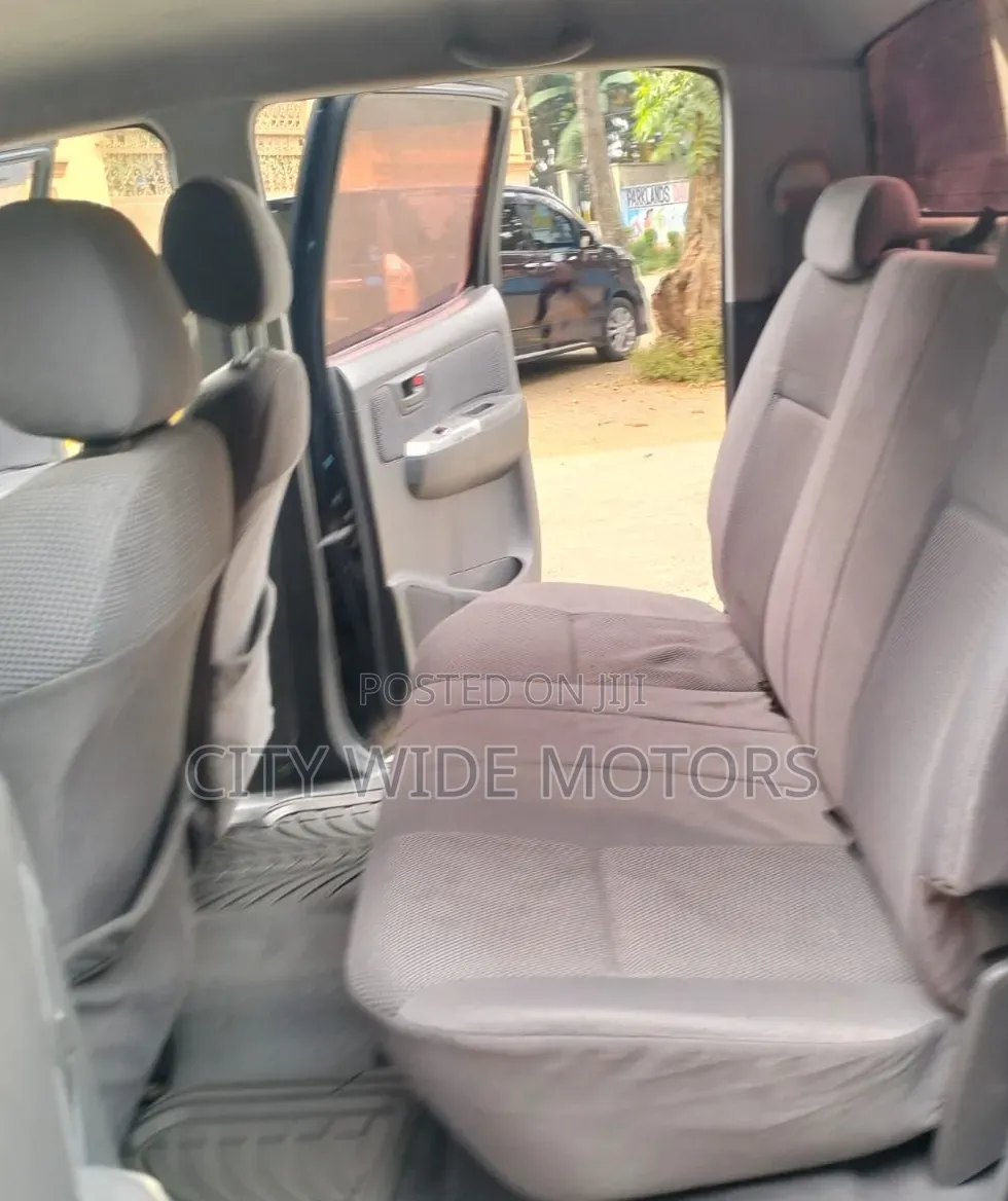 Toyota Hilux 2012 Black