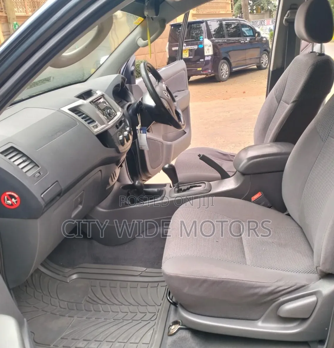 Toyota Hilux 2012 Black