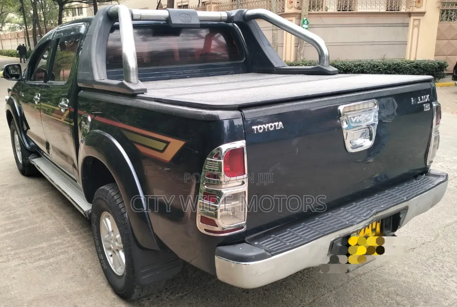 Toyota Hilux 2012 Black