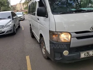 Toyota HiAce 2016 White