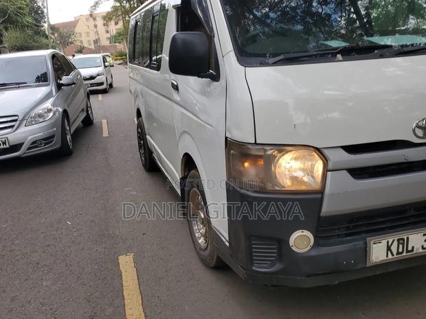 Toyota HiAce 2016 White - thumbnail 2