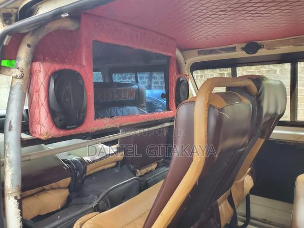 Toyota HiAce 2016 White - thumbnail 8