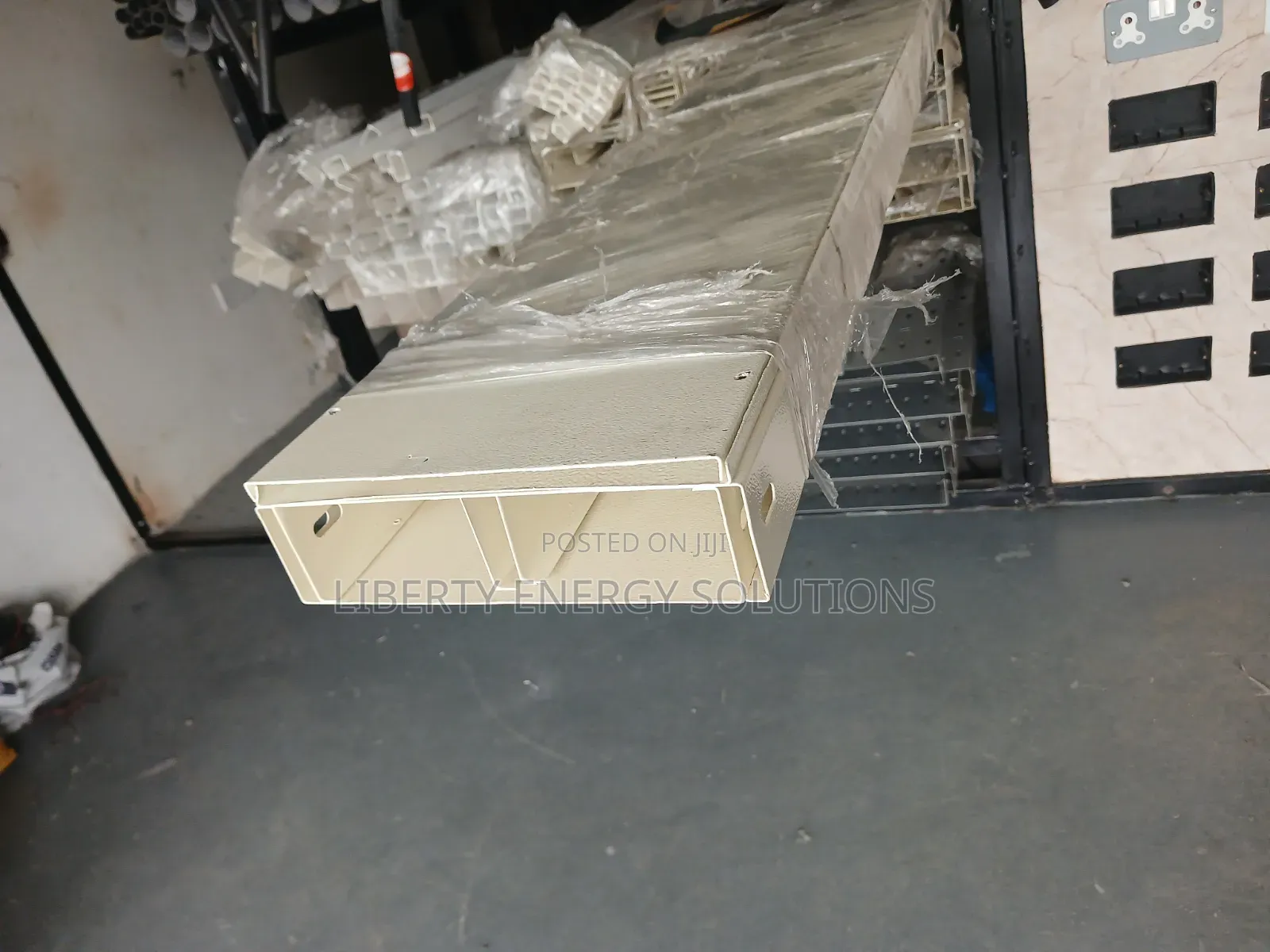 Trunking P/Coated 200*50mm*2c
