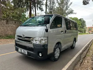 Toyota HiAce 2014 Silver