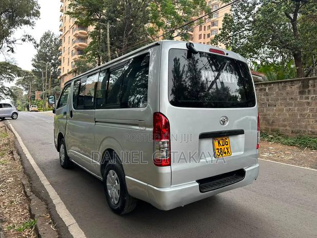 Toyota HiAce 2014 Silver - thumbnail 3
