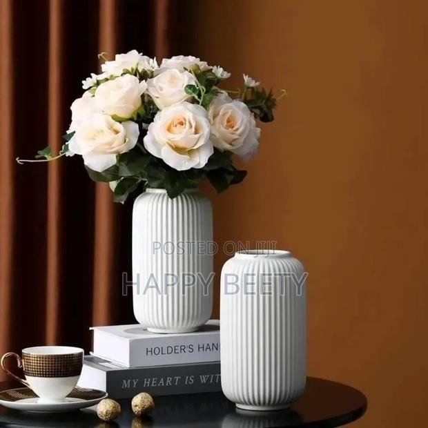Sleek Heavy Ribbed Modern Elegant Vase With a Glossy Finishing