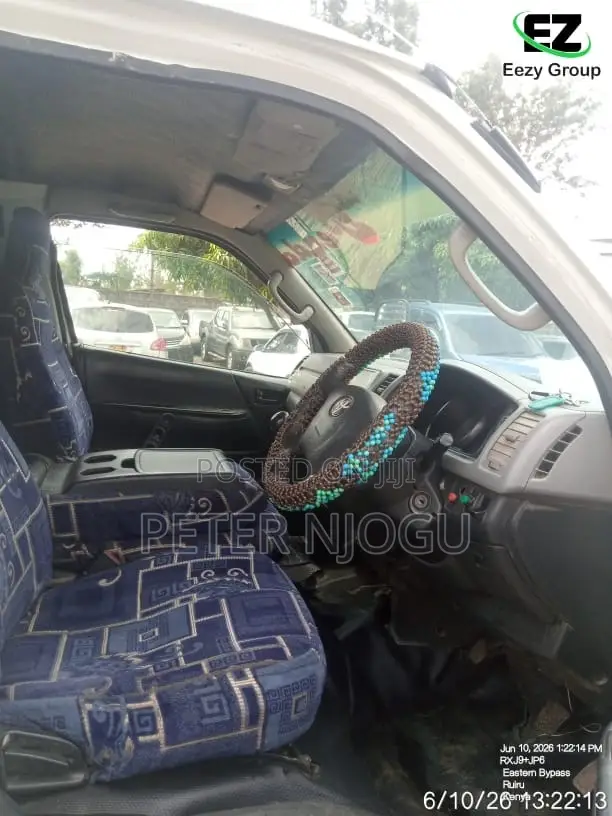 Toyota HiAce 2011 White