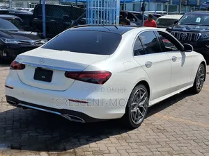 Mercedes-Benz E200 2021 Pearl