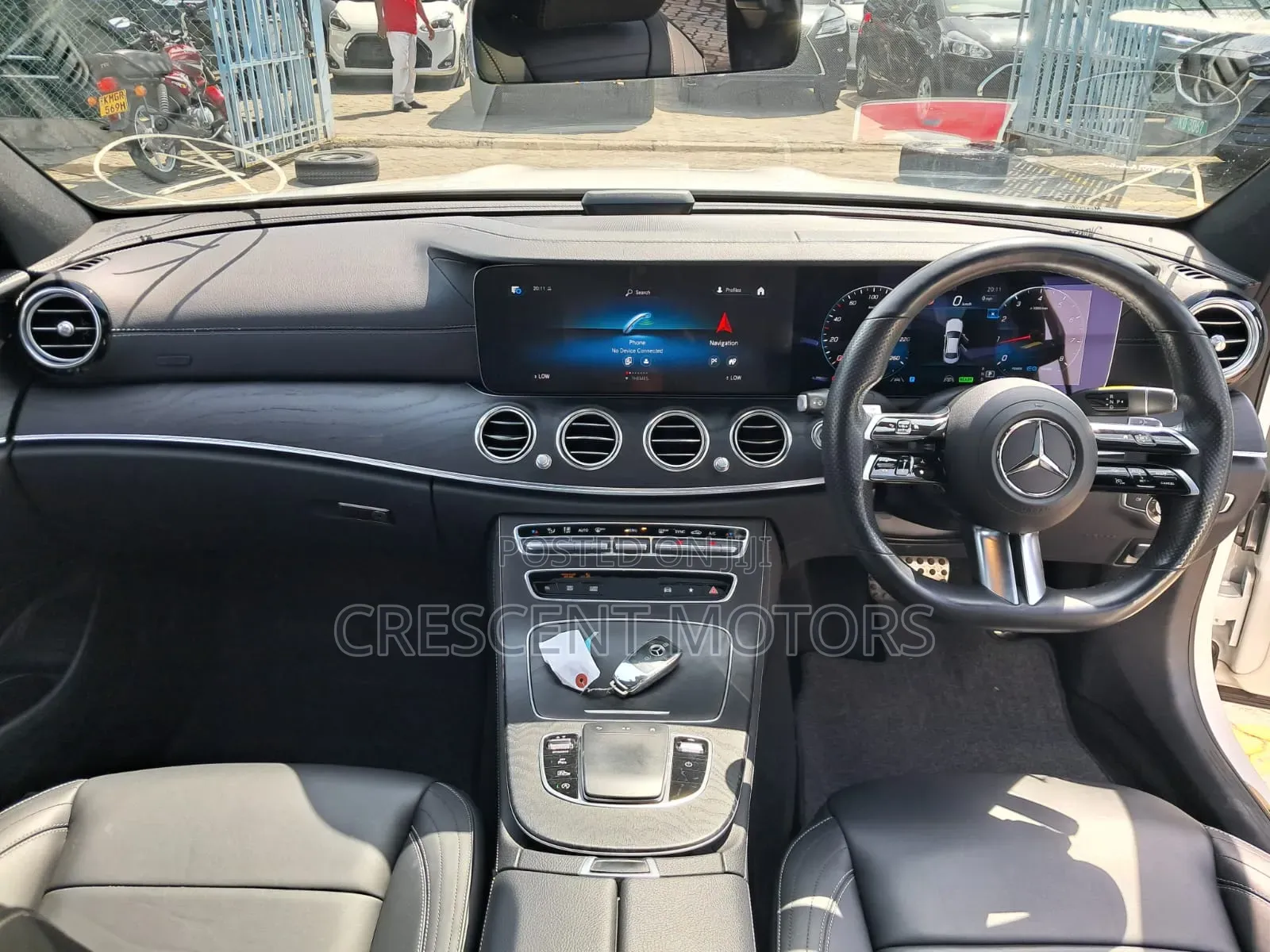 Mercedes-Benz E200 2021 Pearl