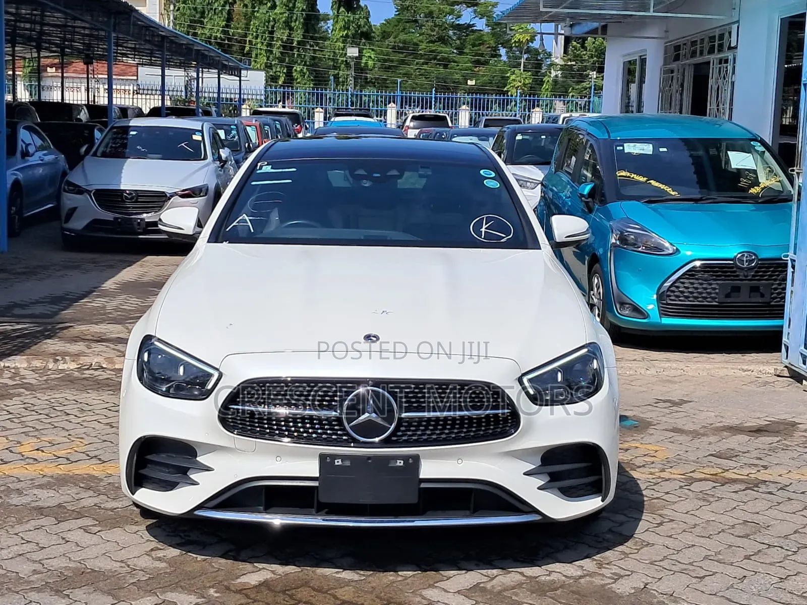 Mercedes-Benz E200 2021 Pearl