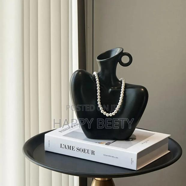 Collarbone Statement Vase - thumbnail 6