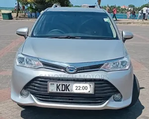Toyota Corolla Fielder 2015 Silver