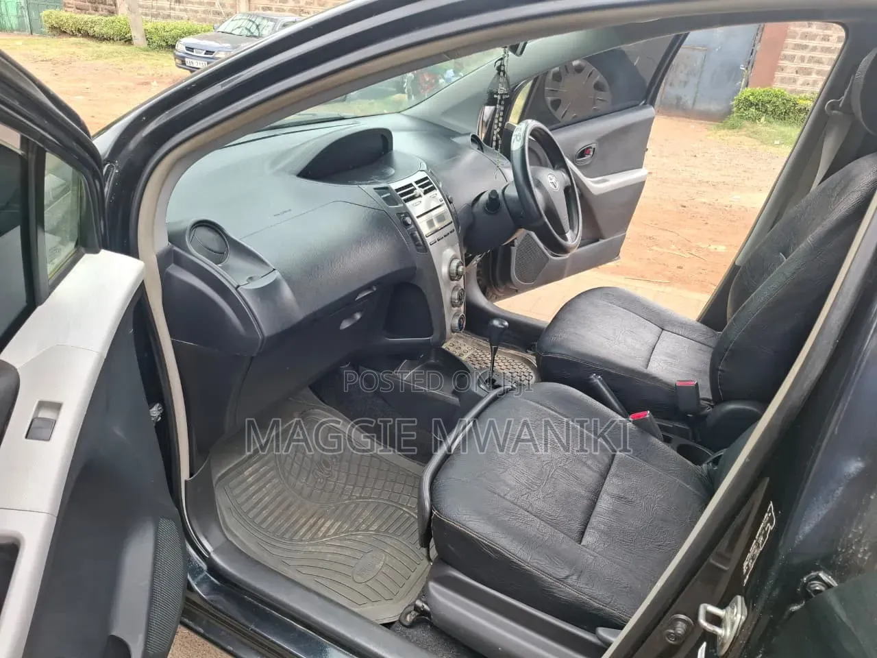 Toyota Vitz 2009 Black