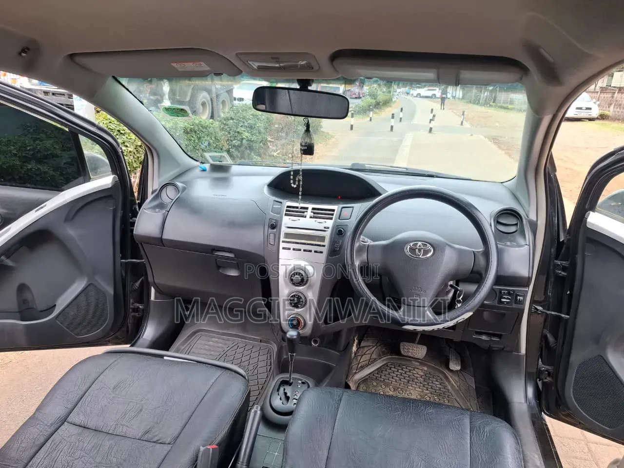 Toyota Vitz 2009 Black