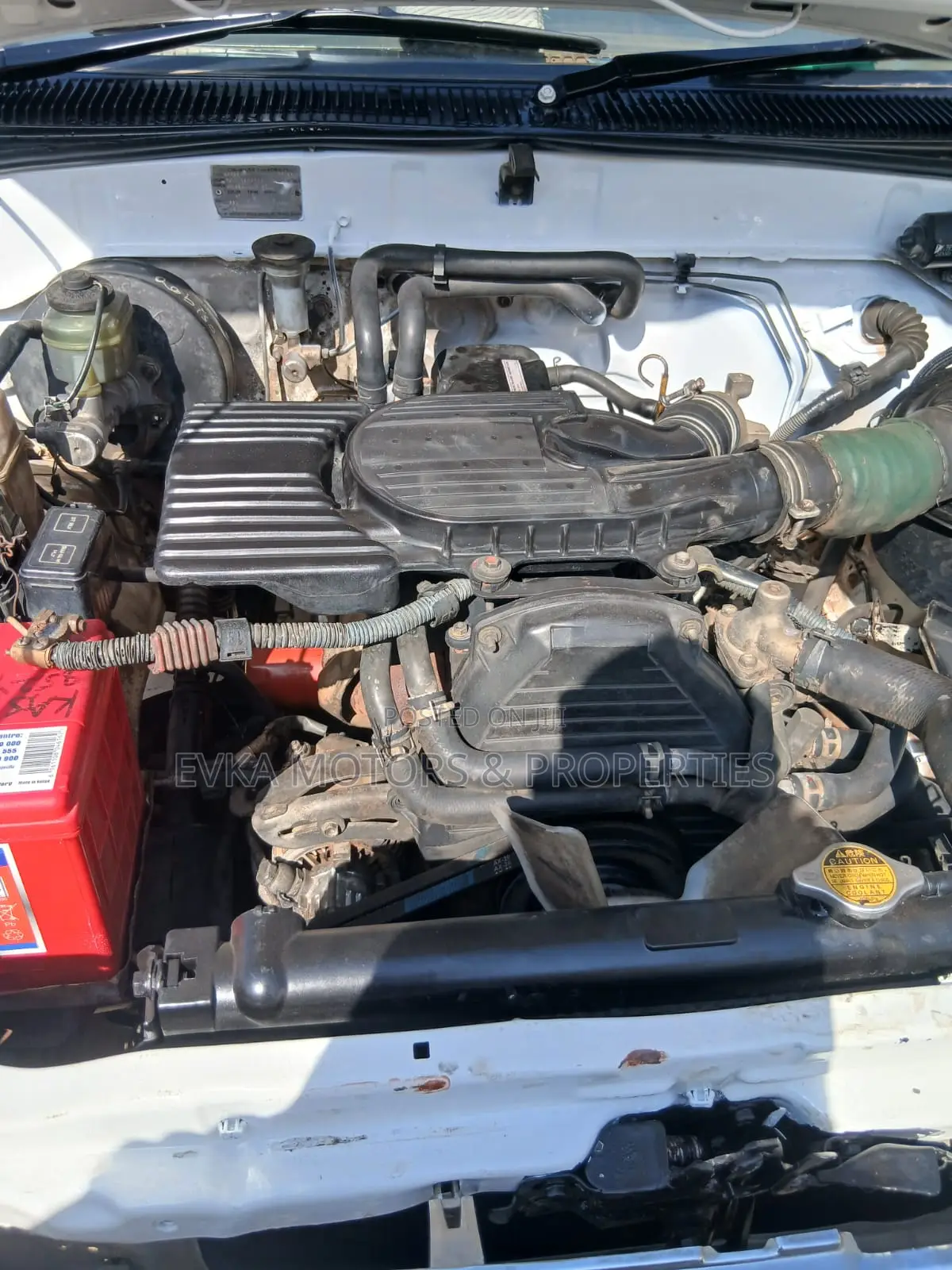Toyota Hilux 2002 White