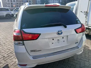 Toyota Corolla Fielder 2018 White