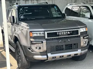 Toyota Land Cruiser Prado 2023 Gold