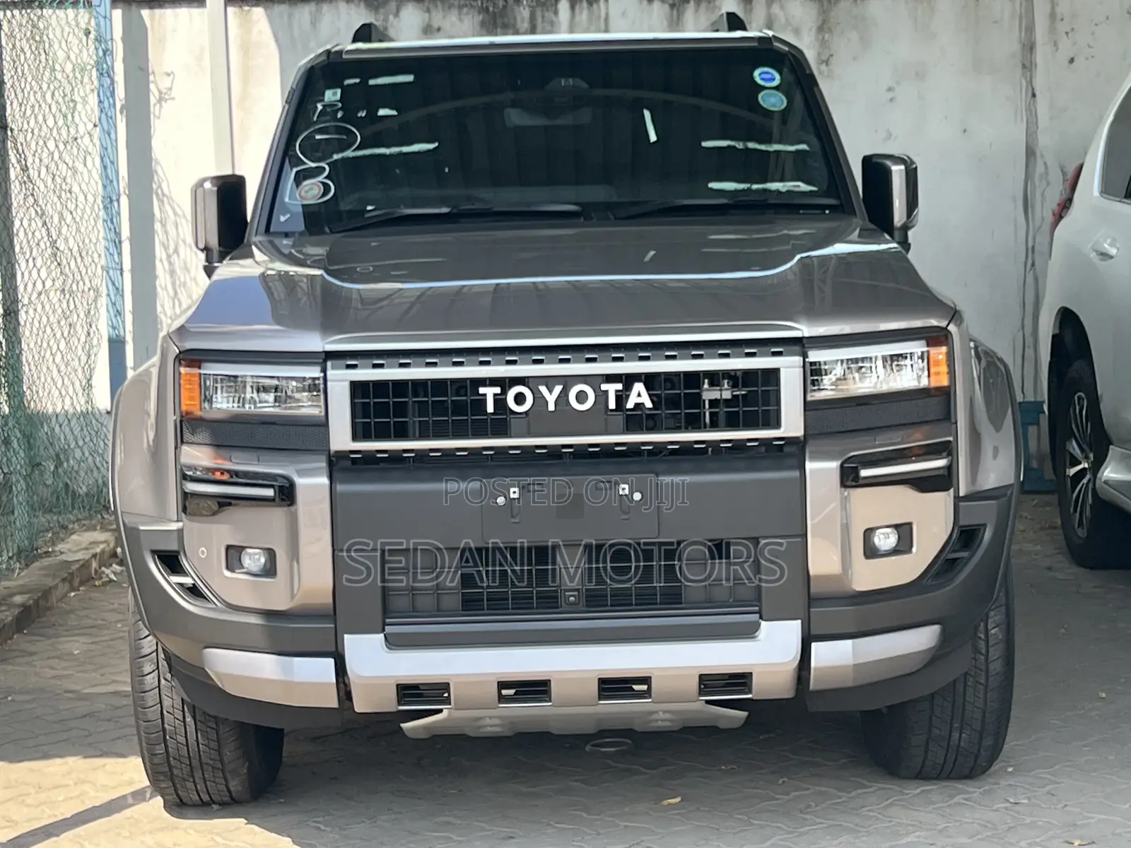 Toyota Land Cruiser Prado 2023 Gold