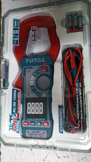 Total 1200a Ac/Dc Digital Clamp Meter